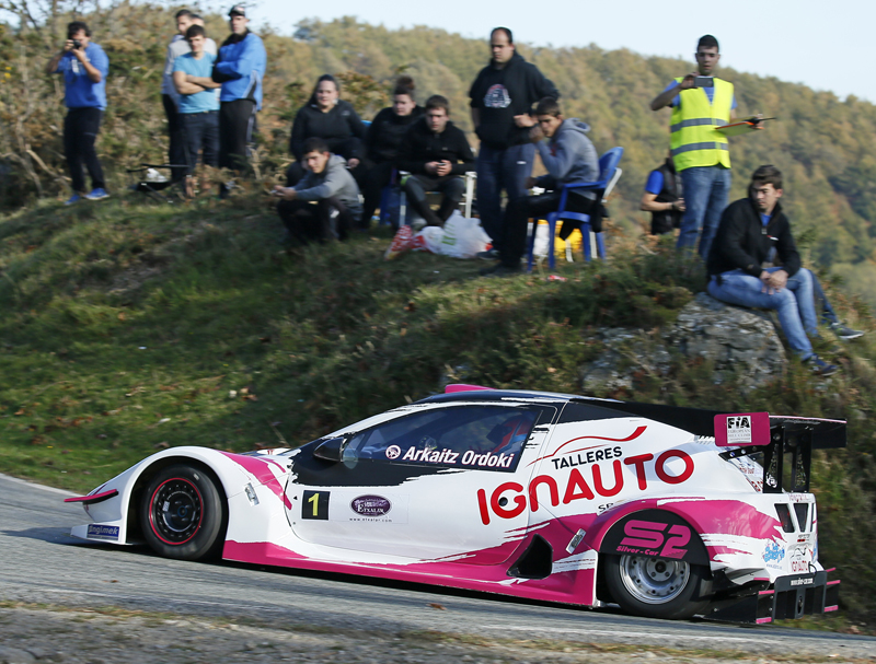 Los pilotos navarros dominan la Subida a Agi&ntilde;a